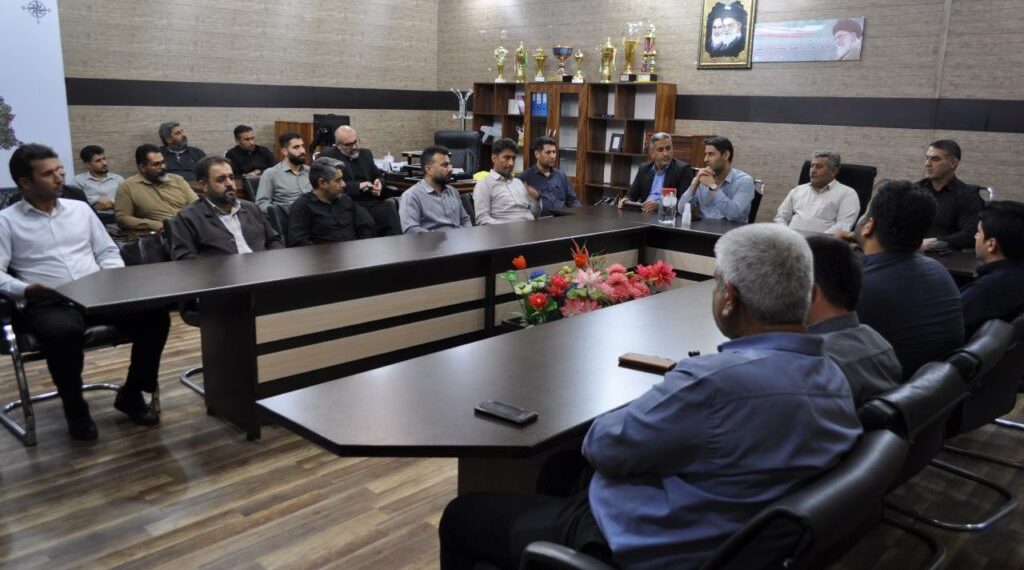 تأکید شورای شهر بر تداوم خدمت‌رسانی؛ آیین معارفه سرپرست جدید شهرداری برگزار شد