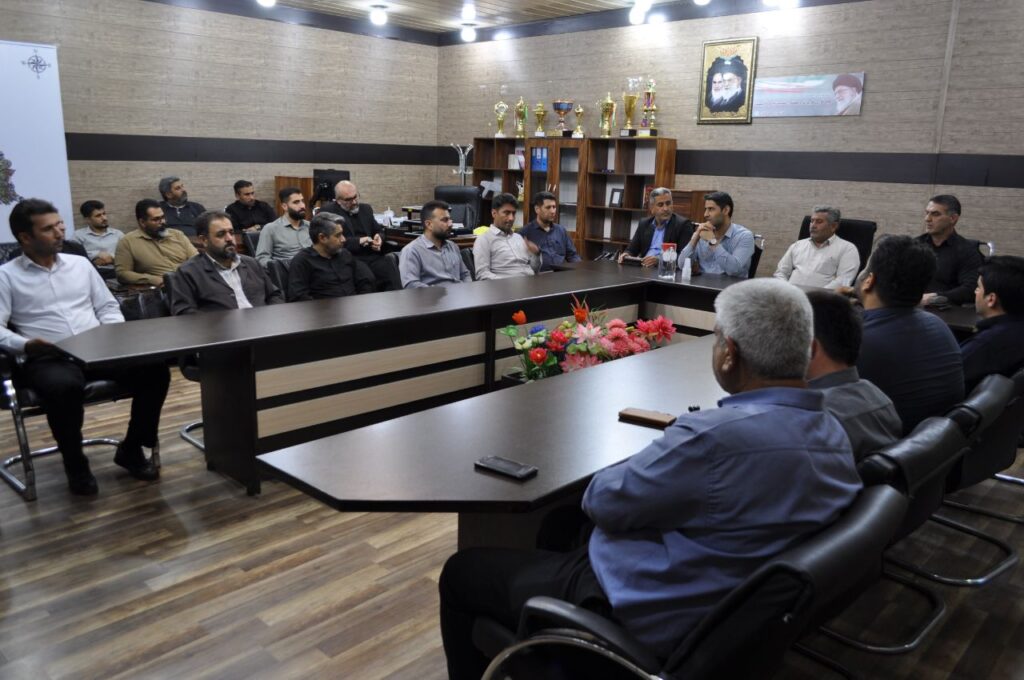 تأکید شورای شهر بر تداوم خدمت‌رسانی؛ آیین معارفه سرپرست جدید شهرداری برگزار شد